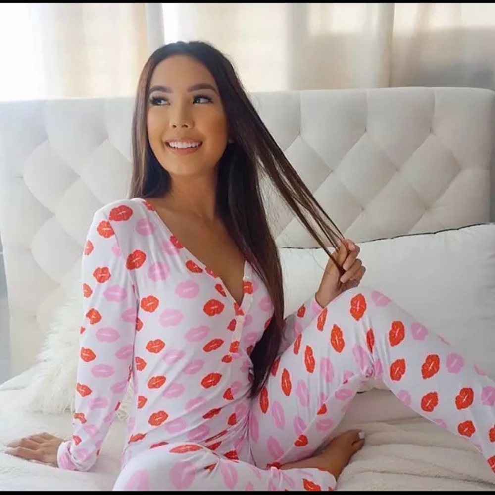 White and Red hearts Pajamas Valentine’s Day - Picture 2 of 7